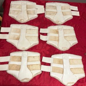 Set of 6 White Dover Splint Boots Medium